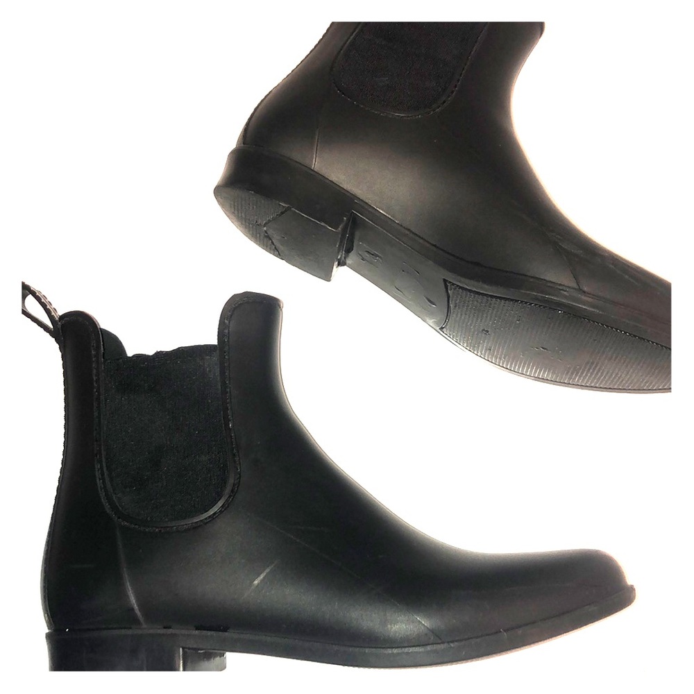 black ankle rain boots